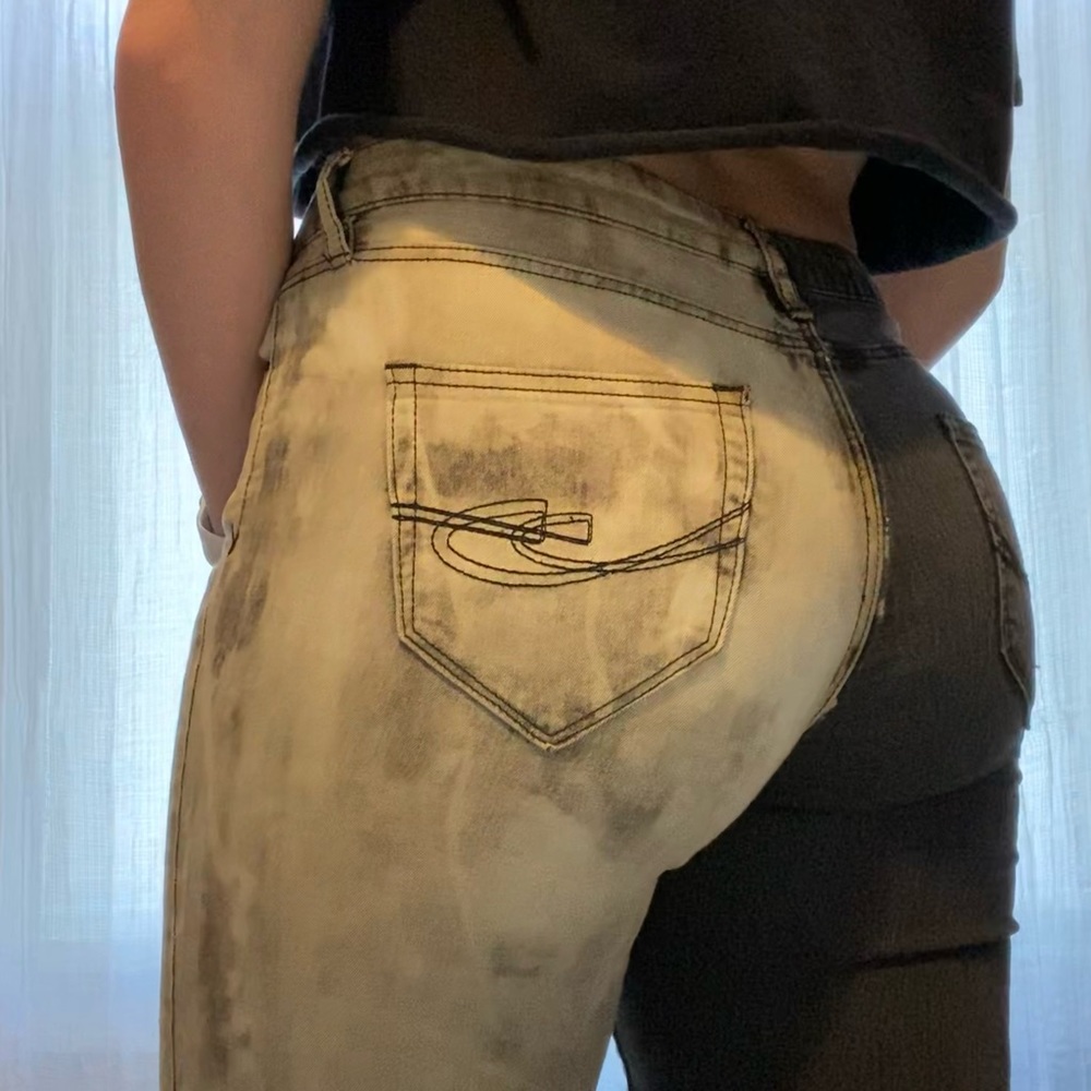 Half bleached duo tone jeans🤍🖤